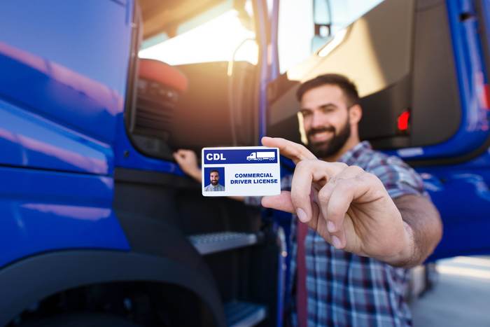 Should I Become a Truck Driver by getting my CDL license